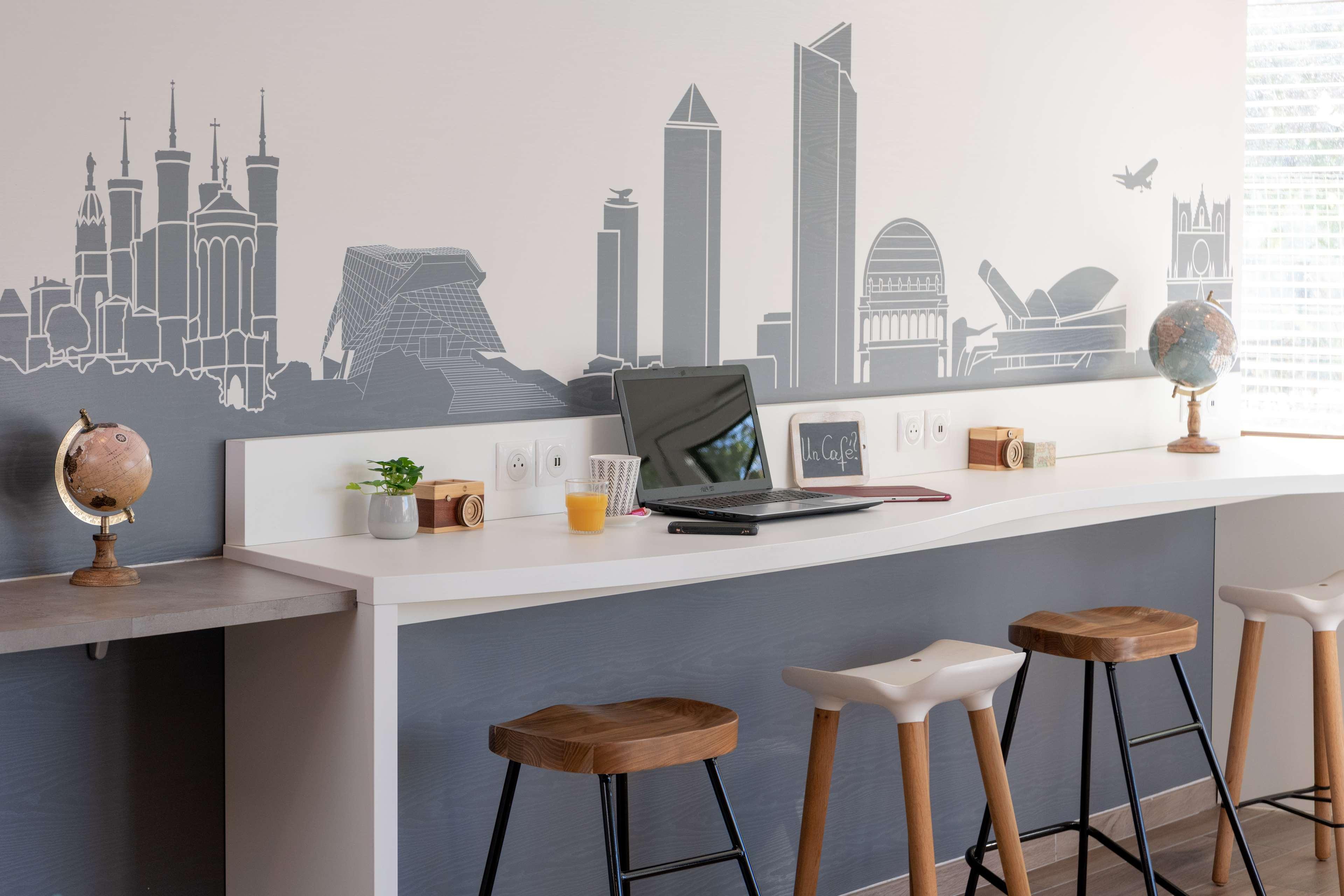 Kyriad Lyon Hotel 3*